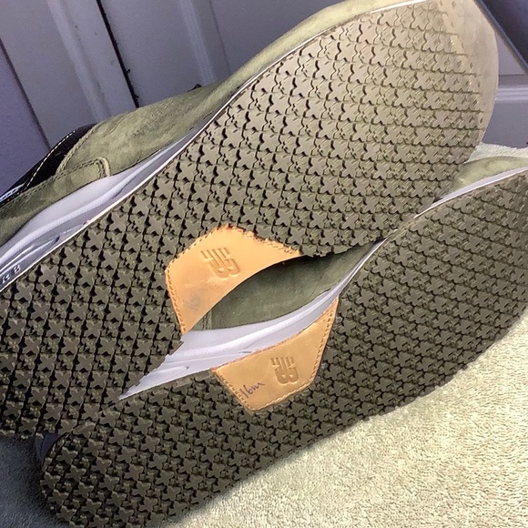 New Balance Suede Abzorb casual Fashion Sneakers -Never Worn! - Picture 7 of 8